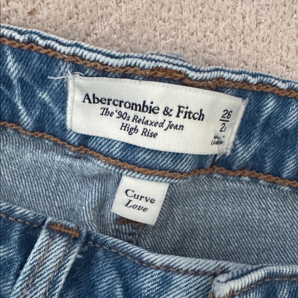 Abercrombie & Fitch The 90's Relaxed Jean High Rise, Curve Love - Size 26/2 - Picture 7 of 8